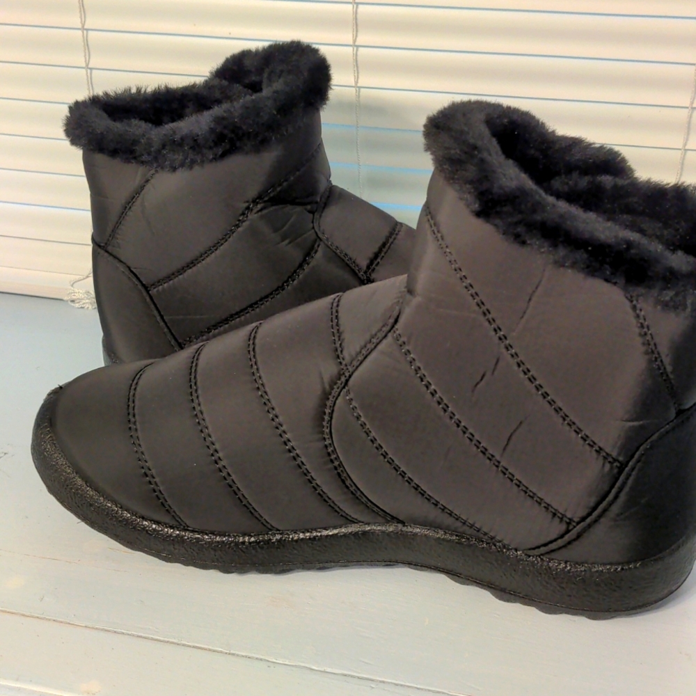 🪻 PRICE DROP...Boots 🪻 - Picture 4 of 8